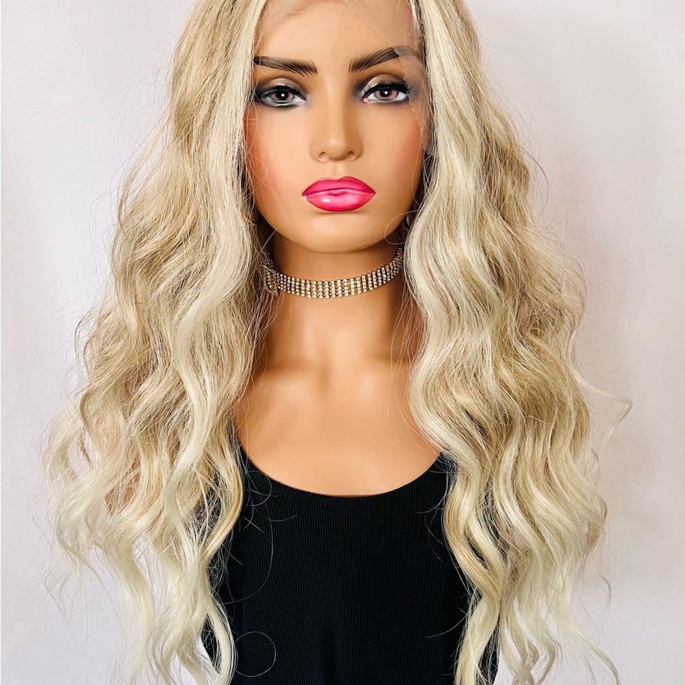 Gorgeous! is this Long Wavy Platinum Blonde Spice Premium Fiber Lace Front Wig 🙌